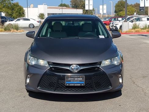 Used 2016 Toyota Camry SE w/ Moonroof Package FWD image 8