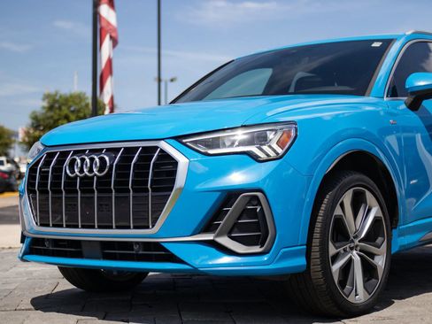 Used 2020 Audi Q3 2.0T Premium Plus w/ Premium Plus Package AWD/4WD image 5