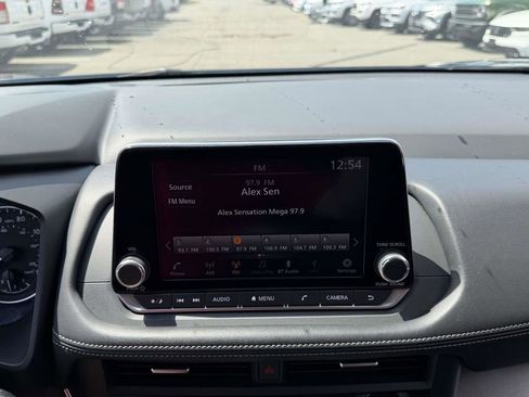 Used 2024 Nissan Rogue SV AWD/4WD image 27