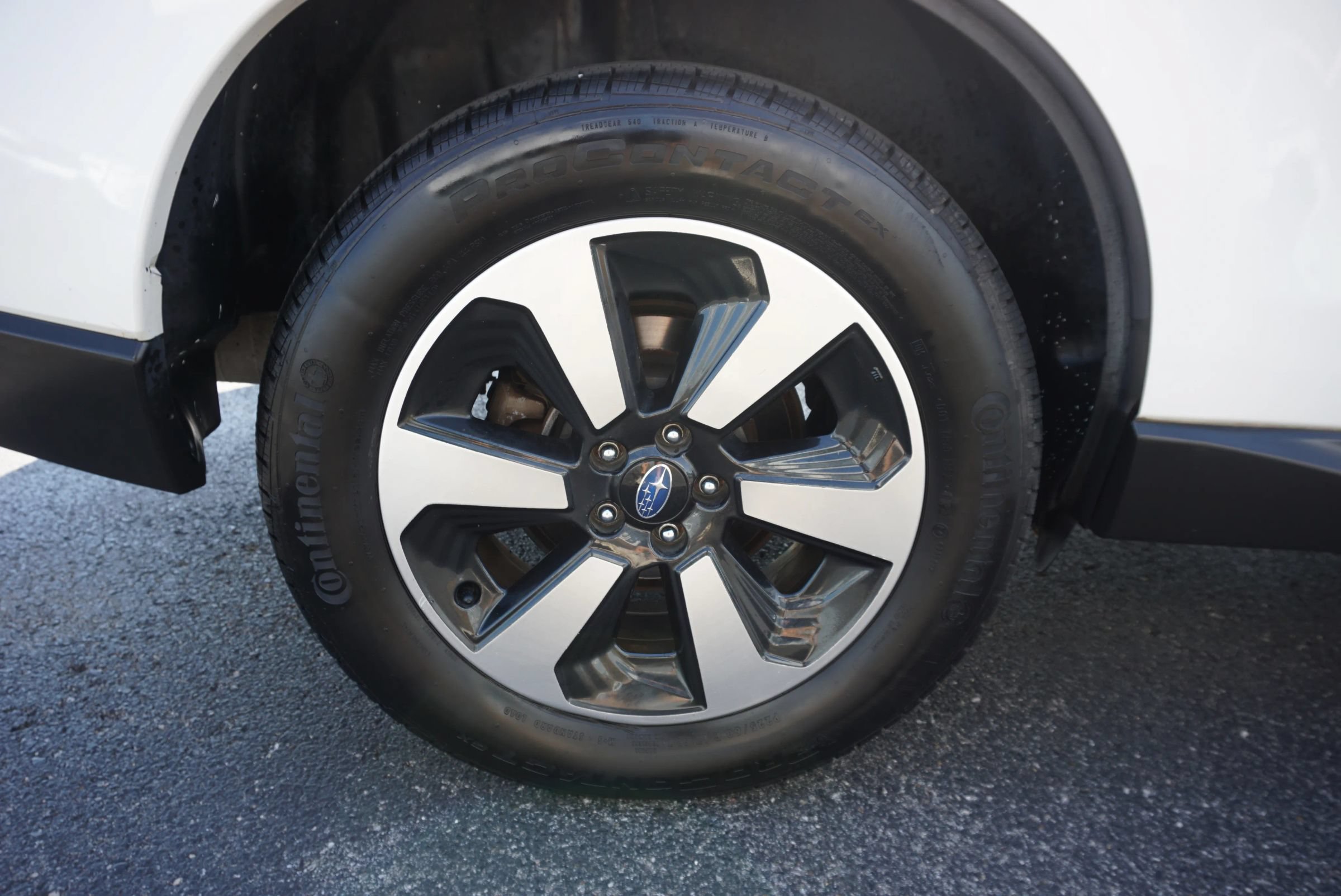 Used 2017 Subaru Forester 2.5i Premium AWD/4WD image 35