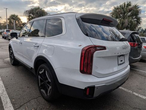 Used 2024 Kia Telluride S image 11