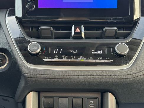 Certified 2023 Toyota Corolla Cross LE image 41