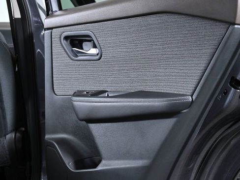 Certified 2023 Nissan Rogue SV image 28