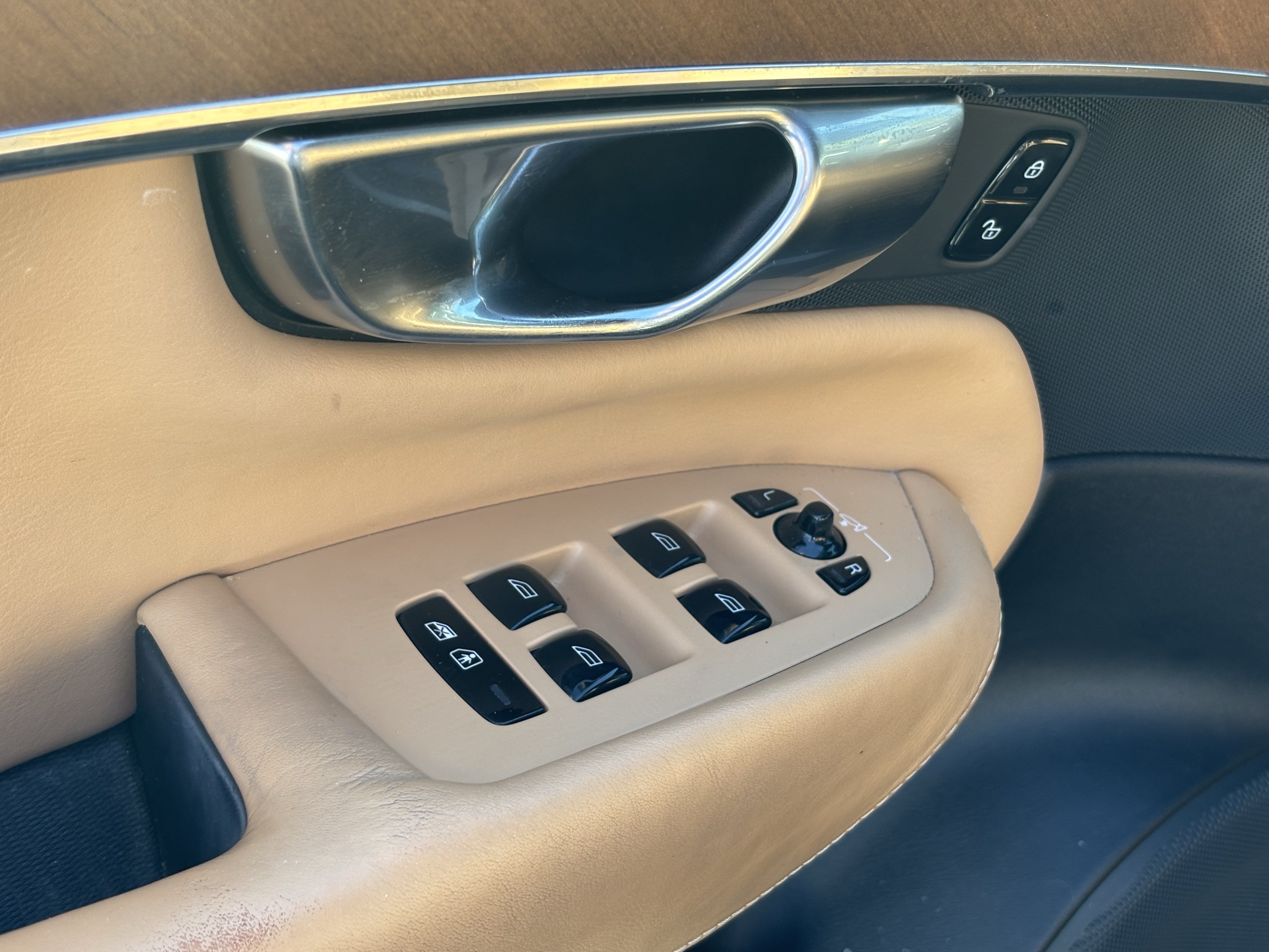 Used 2018 Volvo XC90 T6 Inscription w/ Convenience Package AWD/4WD image 14