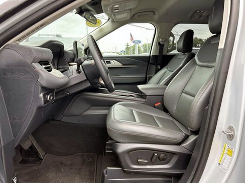 Used 2026 Ford Explorer Active w/ Active Comfort Package AWD/4WD image 14