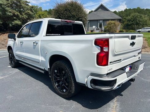 Used 2025 Chevrolet Silverado 1500 High Country AWD/4WD image 24