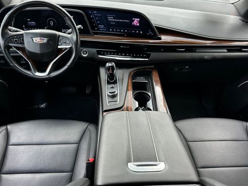 Used 2022 Cadillac Escalade ESV Luxury image 12