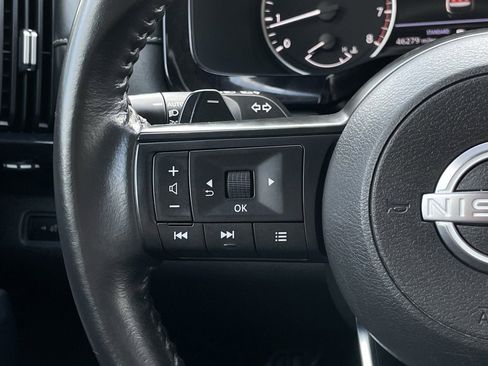 Used 2024 Nissan Pathfinder SV image 13