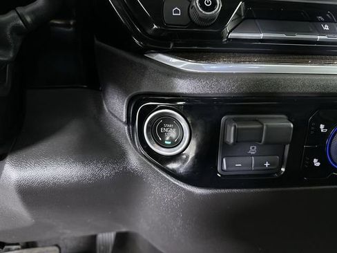 Used 2025 Chevrolet Silverado 2500 LT w/ Convenience Package image 17