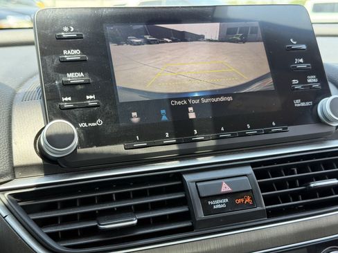 Used 2018 Honda Accord LX image 18