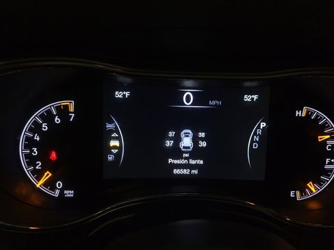 Used 2020 Jeep Grand Cherokee Laredo image 23