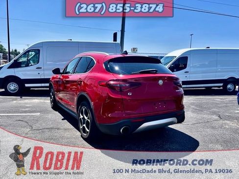 Used 2018 Alfa Romeo Stelvio AWD image 5