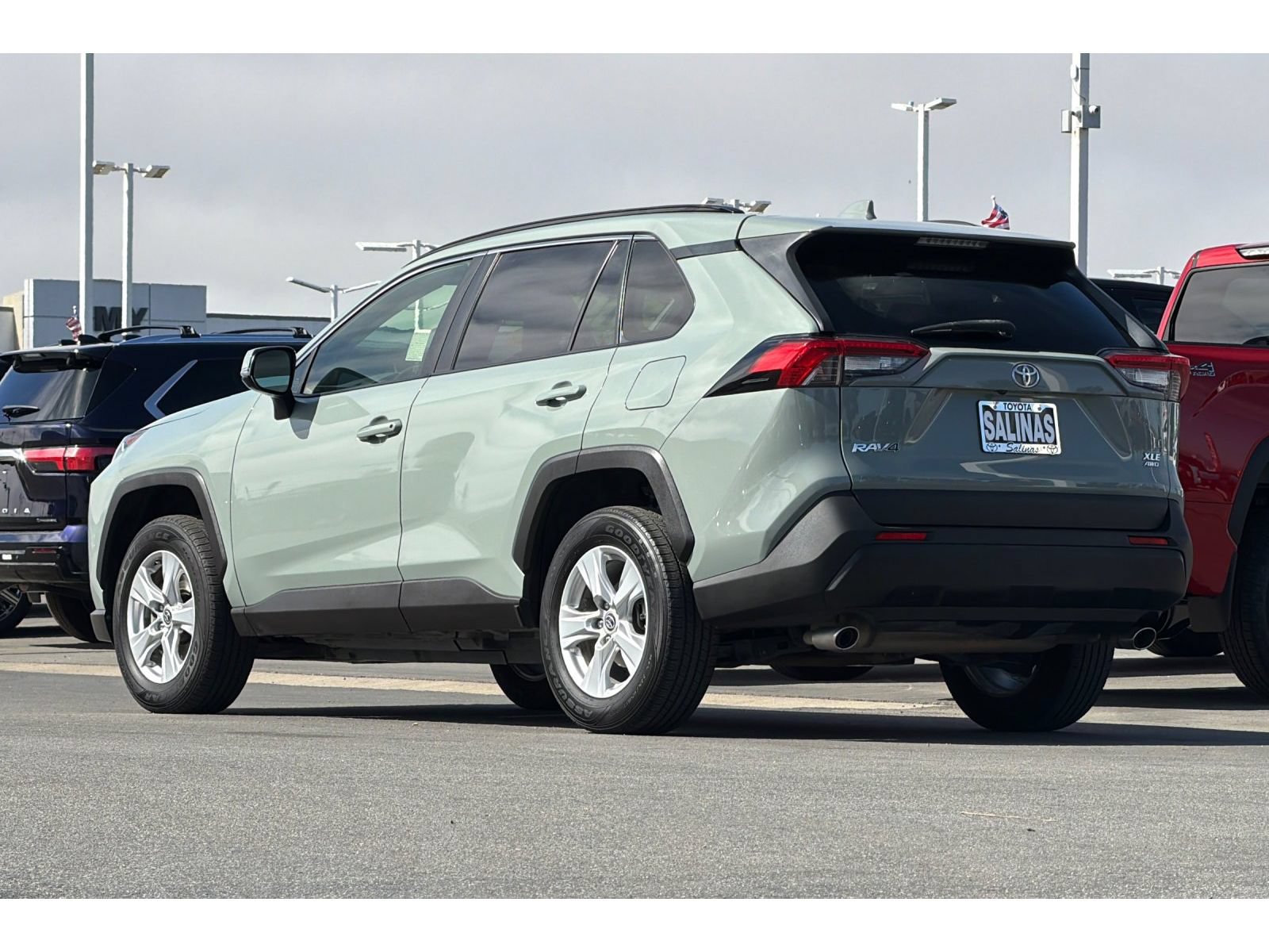 Used 2019 Toyota RAV4 XLE w/ Convenience Package AWD/4WD image 6
