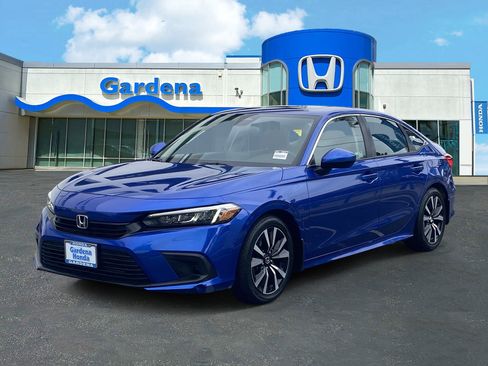 Used 2023 Honda Civic EX image 3