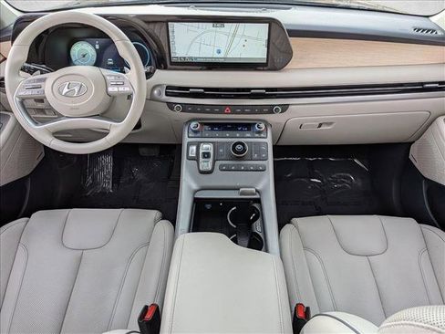 Used 2024 Hyundai Palisade Limited FWD image 17