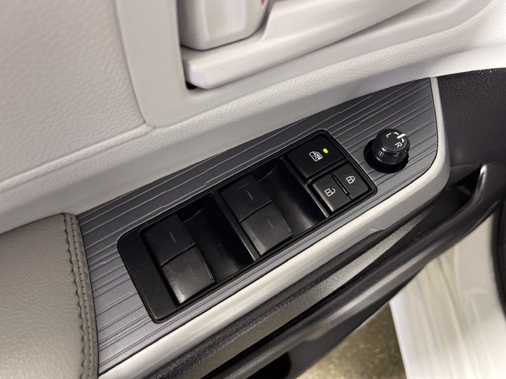 Certified 2026 Toyota Sienna LE FWD image 16