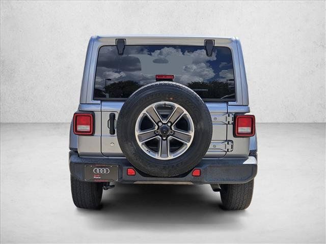 Used 2018 Jeep Wrangler Unlimited Sahara AWD/4WD image 6