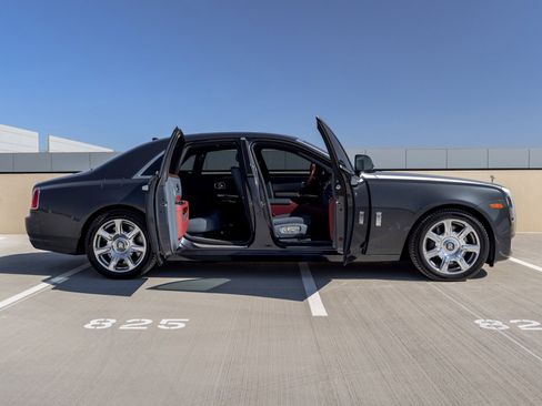 Used 2017 Rolls-Royce Ghost image 13