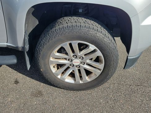 Used 2017 GMC Canyon SLT w/ Driver Alert Package image 40