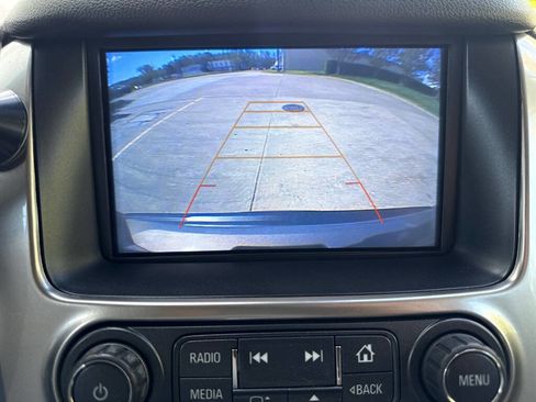 Used 2019 Chevrolet Suburban LT image 27