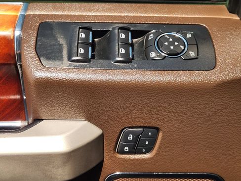 Used 2015 Ford F150 King Ranch w/ Equipment Group 601A Luxury AWD/4WD image 27