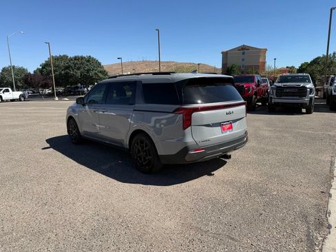 Used 2025 Kia Carnival SX FWD image 7