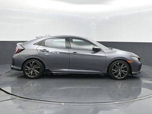 Used 2017 Honda Civic Sport image 5