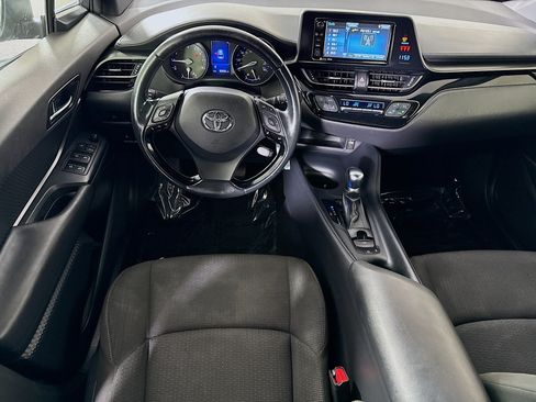 Used 2018 Toyota C-HR XLE FWD image 17