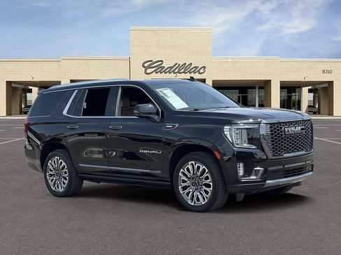 Used 2024 GMC Yukon Denali Ultimate AWD/4WD image 3