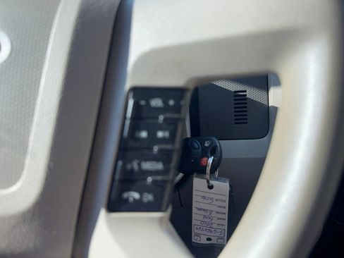 Used 2010 Ford Escape XLS FWD image 34