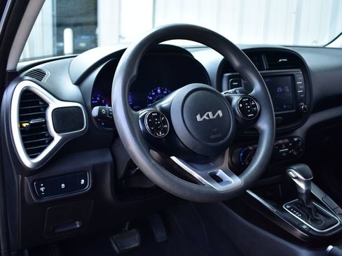 Used 2022 Kia Soul LX FWD image 34