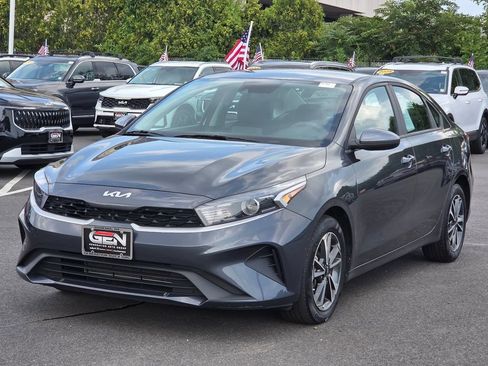 Used 2023 Kia Forte LXS FWD image 7
