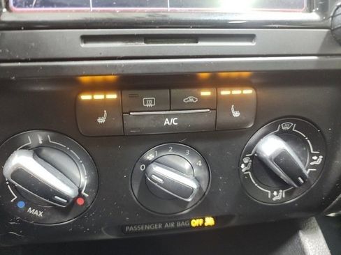 Used 2014 Volkswagen Jetta SE image 32