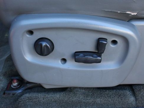 Used 2004 GMC Envoy XUV SLE w/ 1SB Preferred Equipment Group image 13