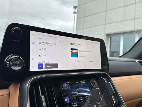 New 2026 Lexus LX 700h Luxury image 21