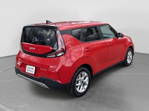 Used 2023 Kia Soul LX w/ LX Technology Package FWD image 11