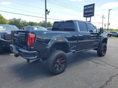 Used 2021 GMC Sierra 2500 Denali w/ Denali Black Diamond Edition AWD/4WD image 4