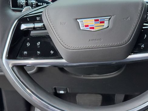 Used 2025 Cadillac Escalade ESV Sport Platinum w/ LPO, Floor Liner Package AWD/4WD image 17