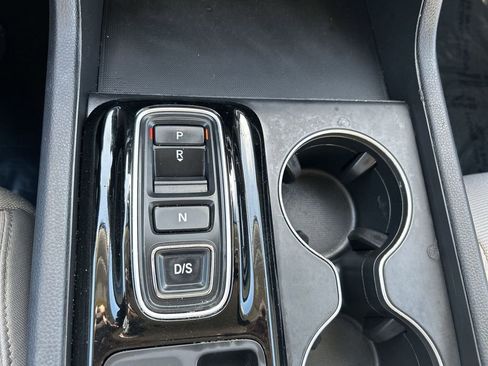 Used 2023 Honda Pilot LX image 19