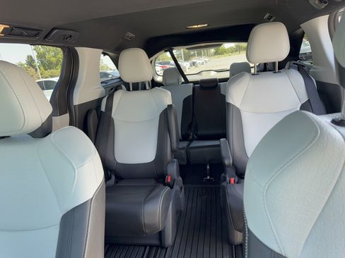 Used 2026 Toyota Sienna XSE AWD/4WD image 50