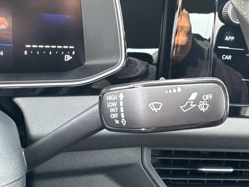 Certified 2025 Volkswagen Jetta S image 29