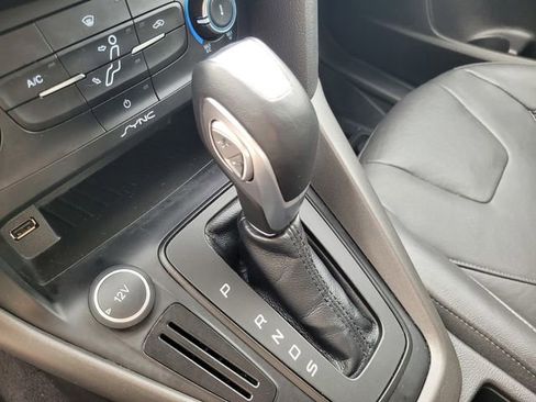 Used 2015 Ford Focus SE w/ Equipment Group 201A image 18
