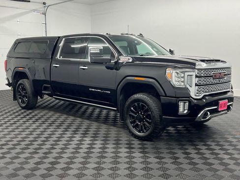 Used 2022 GMC Sierra 2500 Denali w/ Denali Black Diamond Edition AWD/4WD image 6