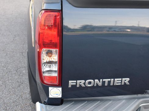 Used 2019 Nissan Frontier SV w/ Value Truck Package image 6