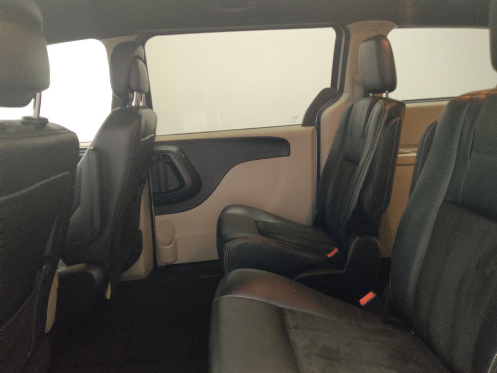 Used 2019 Dodge Grand Caravan SXT FWD image 18