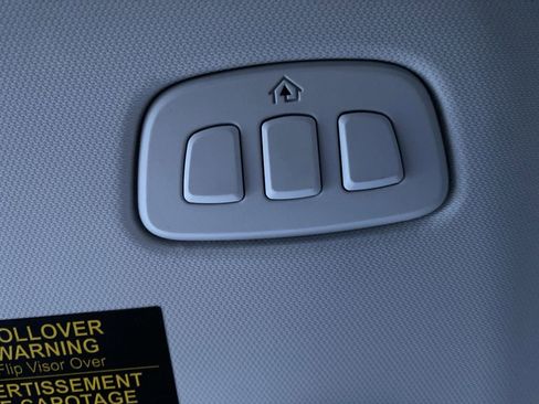 Certified 2025 Ford Escape Platinum image 32