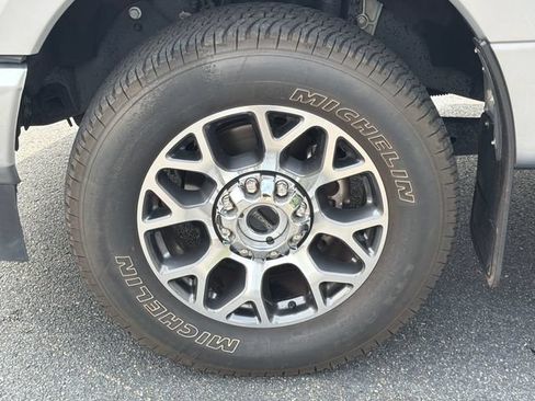 Used 2022 Ford F250 Lariat w/ Lariat Ultimate Package AWD/4WD image 13