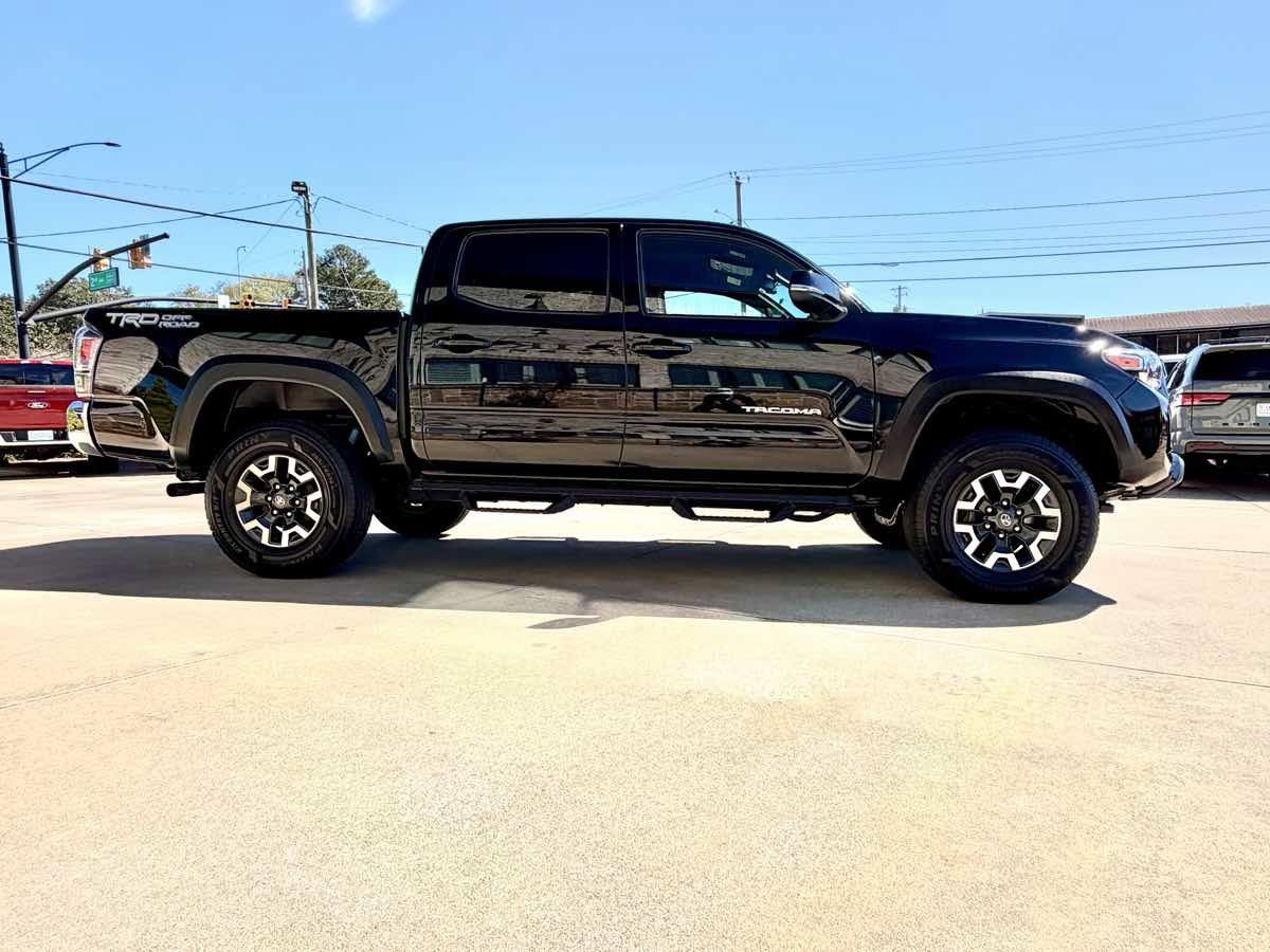 Used 2023 Toyota Tacoma TRD Off-Road RWD image 5