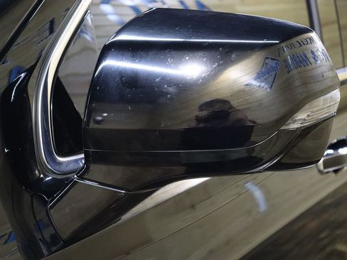 Used 2021 GMC Yukon SLT w/ SLT Premium Package image 15