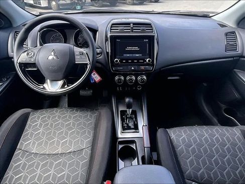 Used 2025 Mitsubishi Outlander Sport AWD image 16